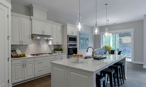 Kitchens & Cabinets